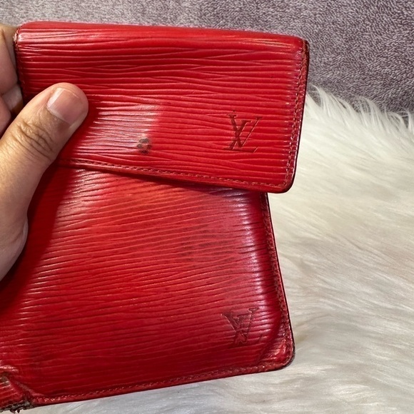 LOUIS VUITTON epi compact wallet and key holder in red bundle - Picture 15 of 17